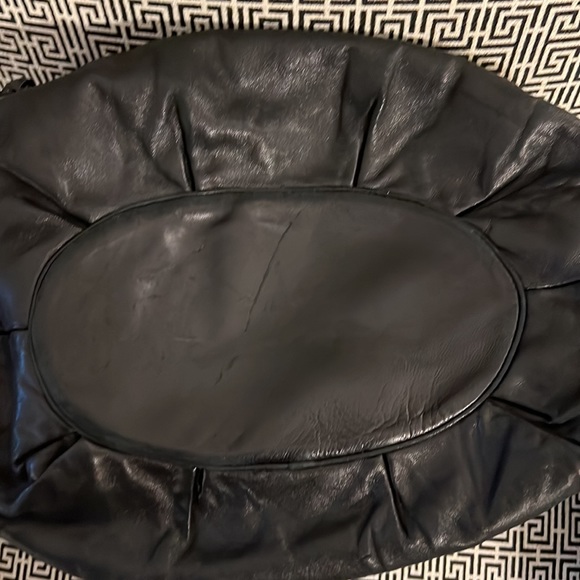 Michael Kors black leather purse black and gold chain detail - Picture 4 of 6